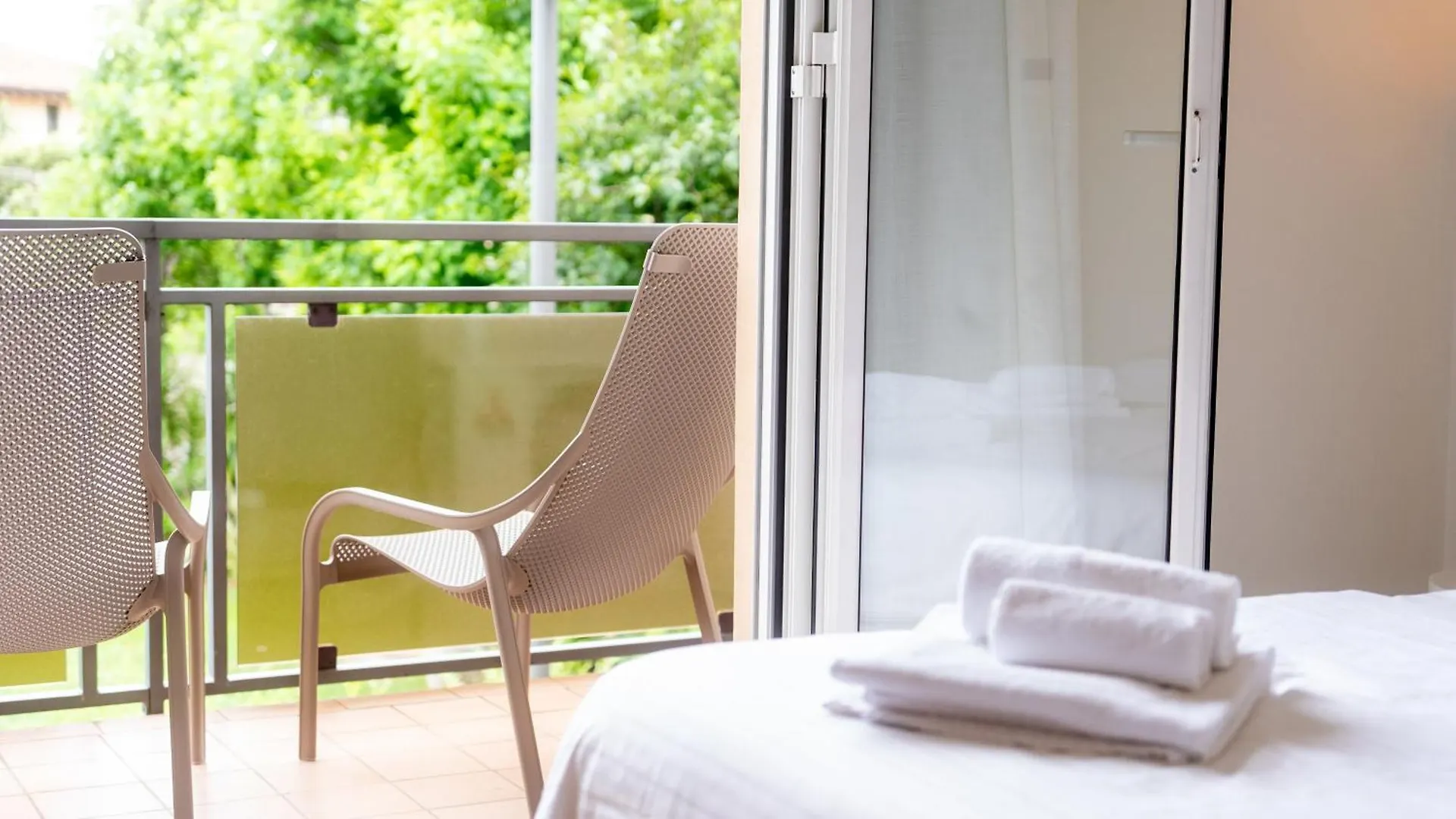Hotel Eden Toscolano Maderno 3*,  Italy